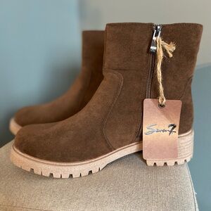 Women’s Size 8 “Seven7” Brown Booties. NWT, no box.